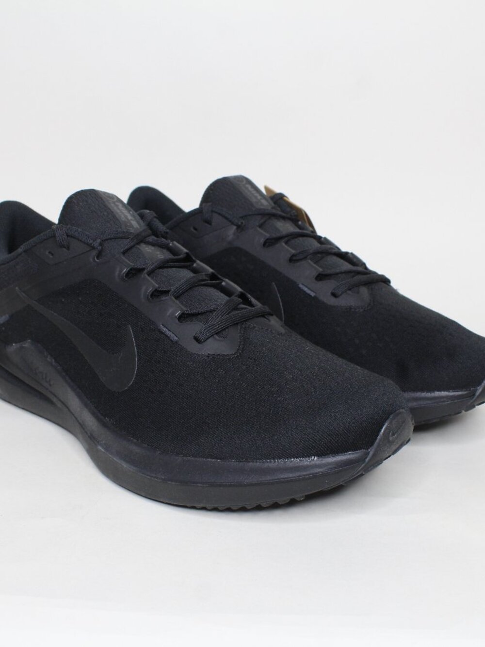 Nike Air Winflo 10 Road Running Shoes Triple Black DV4022-001 Men's Sizes 13 New - Picture 3 of 9
